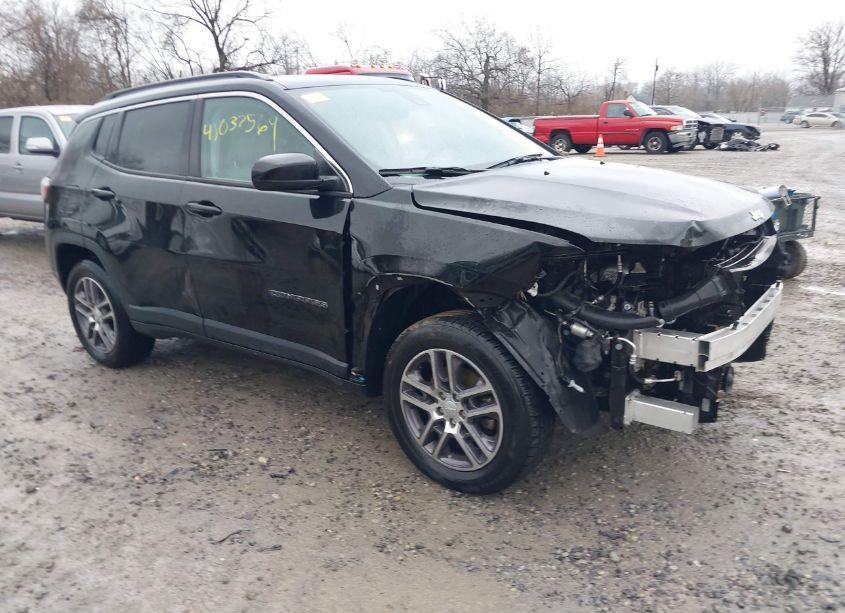 2020 Jeep Compass SUN AND SAFETY 4X4 (VIN 3C4NJDBB2LT228405) main photo