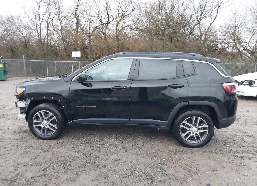 Photo 15 of 2020 Jeep Compass SUN AND SAFETY 4X4 (VIN 3C4NJDBB2LT228405)