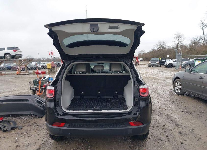 Photo 17 of 2020 Jeep Compass SUN AND SAFETY 4X4 (VIN 3C4NJDBB2LT228405)