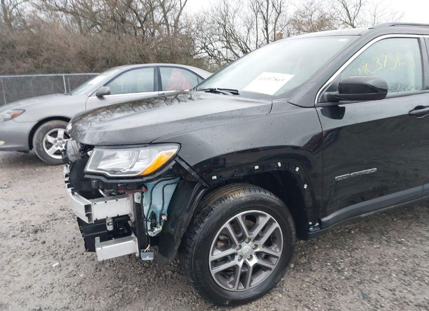 Photo 21 of 2020 Jeep Compass SUN AND SAFETY 4X4 (VIN 3C4NJDBB2LT228405)