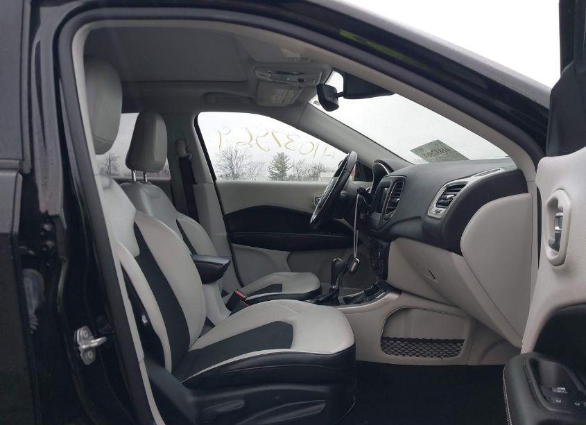 Photo 5 of 2020 Jeep Compass SUN AND SAFETY 4X4 (VIN 3C4NJDBB2LT228405)