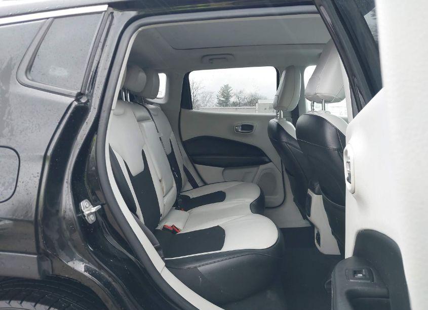 Photo 8 of 2020 Jeep Compass SUN AND SAFETY 4X4 (VIN 3C4NJDBB2LT228405)