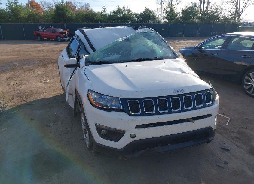 2020 Jeep Compass LATITUDE 4X4 (VIN 3C4NJDBB2LT245222) main photo