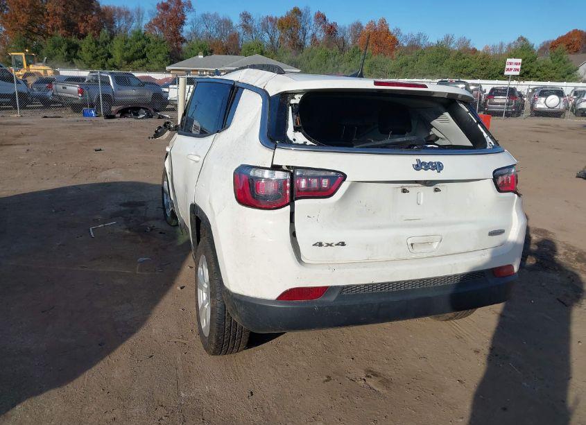 Photo 3 of 2020 Jeep Compass LATITUDE 4X4 (VIN 3C4NJDBB2LT245222)