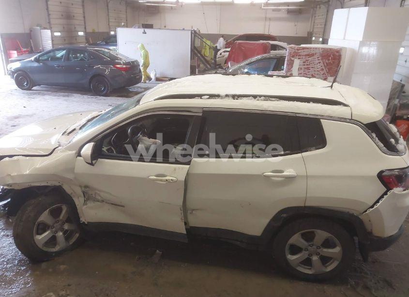 Photo 14 of 2021 Jeep Compass LATITUDE 4X4 (VIN 3C4NJDBB2MT504938)