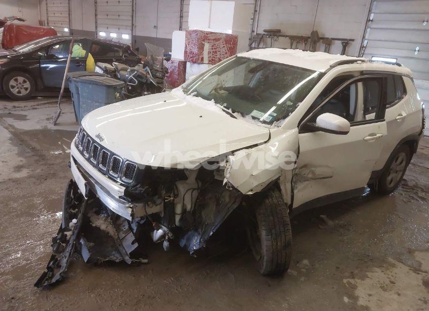 Photo 2 of 2021 Jeep Compass LATITUDE 4X4 (VIN 3C4NJDBB2MT504938)