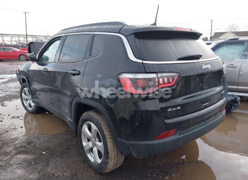 Photo 3 of 2021 Jeep Compass LATITUDE 4X4 (VIN 3C4NJDBB2MT600066)