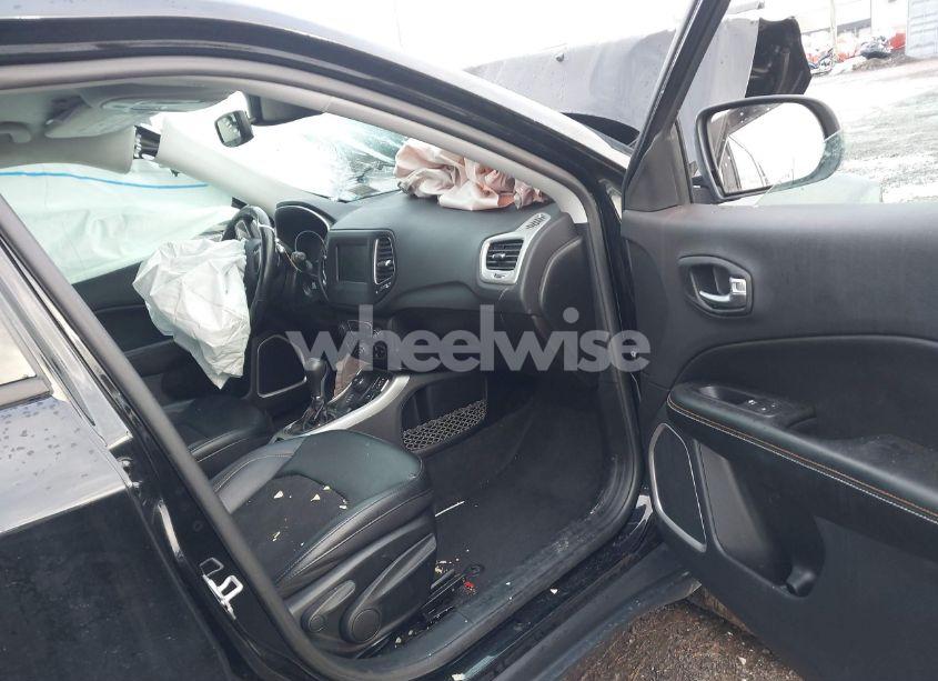 Photo 5 of 2021 Jeep Compass LATITUDE 4X4 (VIN 3C4NJDBB2MT600066)