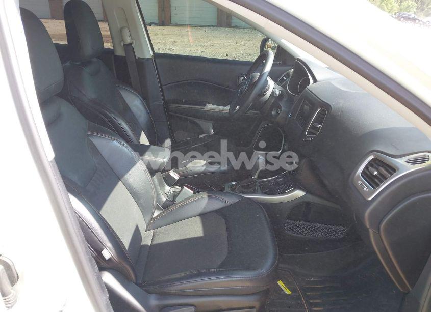 Photo 5 of 2017 Jeep New COMPASS LATITUDE 4X4 (VIN 3C4NJDBB3HT688695)