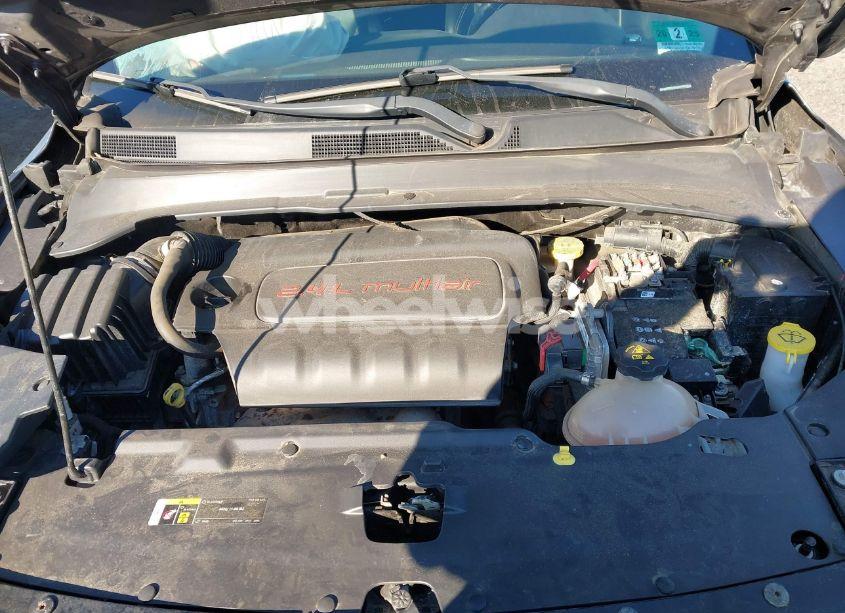 Photo 10 of 2018 Jeep Compass LATITUDE 4X4 (VIN 3C4NJDBB3JT103703)