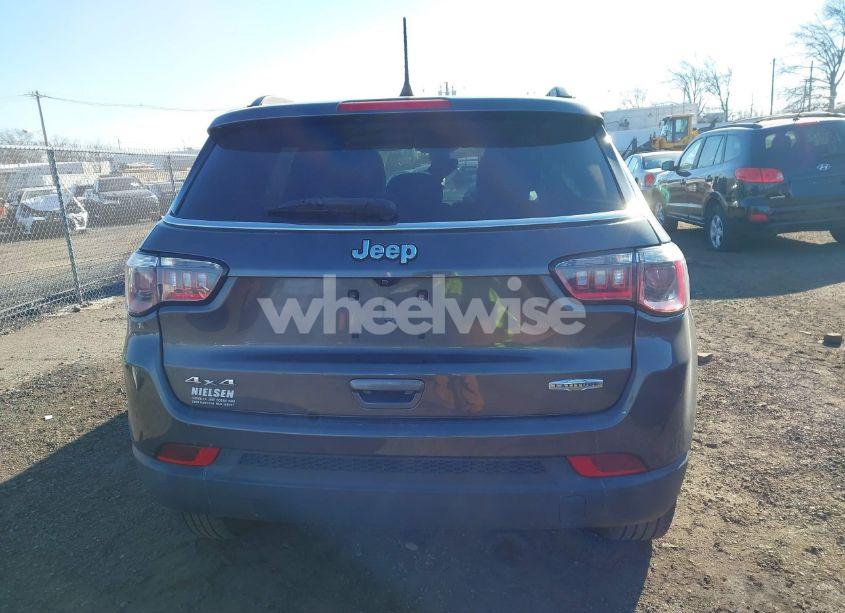 Photo 17 of 2018 Jeep Compass LATITUDE 4X4 (VIN 3C4NJDBB3JT103703)