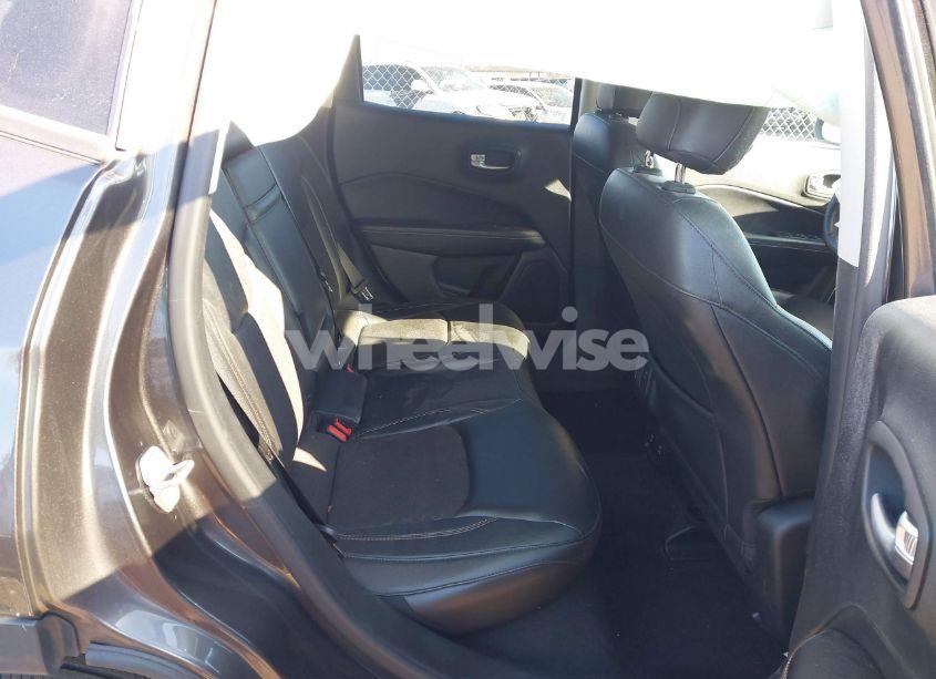 Photo 8 of 2018 Jeep Compass LATITUDE 4X4 (VIN 3C4NJDBB3JT103703)