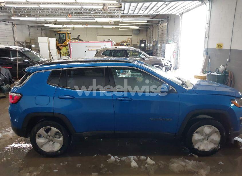 Photo 13 of 2018 Jeep Compass LATITUDE 4X4 (VIN 3C4NJDBB3JT179583)