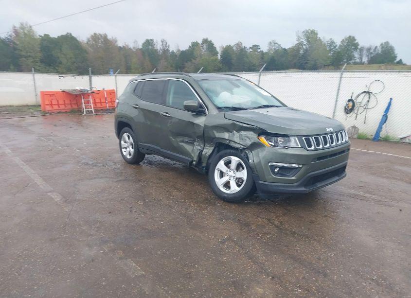 2018 Jeep Compass LATITUDE 4X4 (VIN 3C4NJDBB3JT283880) main photo