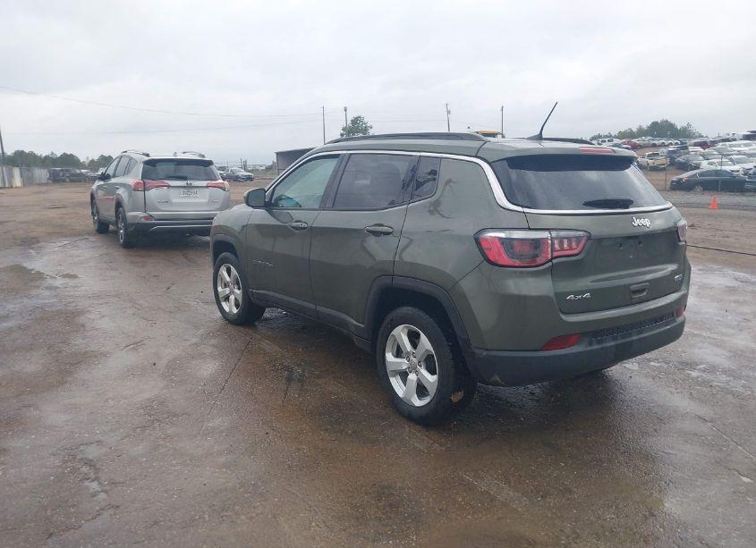 Photo 3 of 2018 Jeep Compass LATITUDE 4X4 (VIN 3C4NJDBB3JT283880)
