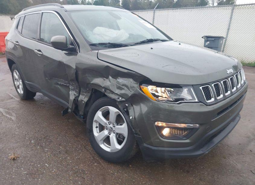 Photo 6 of 2018 Jeep Compass LATITUDE 4X4 (VIN 3C4NJDBB3JT283880)