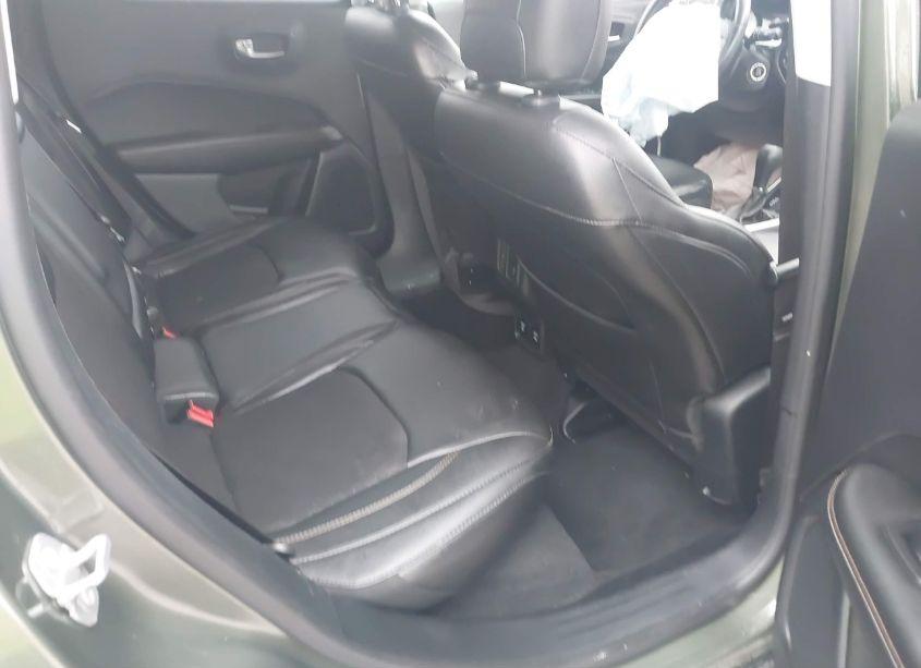 Photo 8 of 2018 Jeep Compass LATITUDE 4X4 (VIN 3C4NJDBB3JT283880)