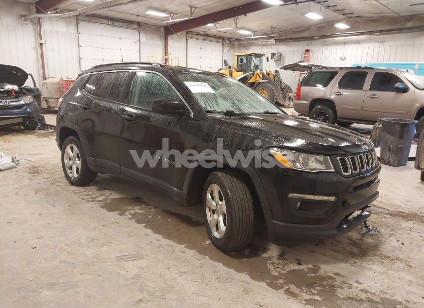 2018 Jeep Compass LATITUDE 4X4 (VIN 3C4NJDBB3JT284267) main photo