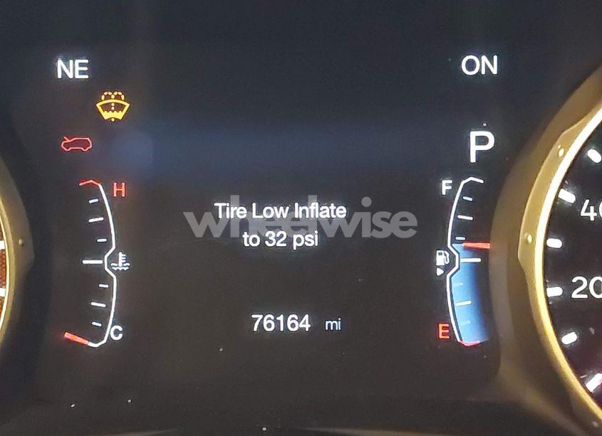 Photo 15 of 2018 Jeep Compass LATITUDE 4X4 (VIN 3C4NJDBB3JT284267)