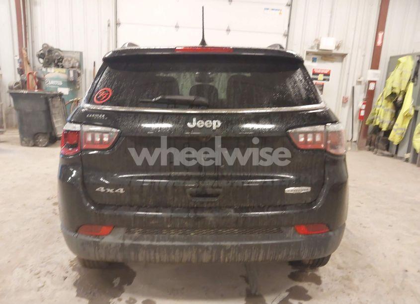 Photo 16 of 2018 Jeep Compass LATITUDE 4X4 (VIN 3C4NJDBB3JT284267)
