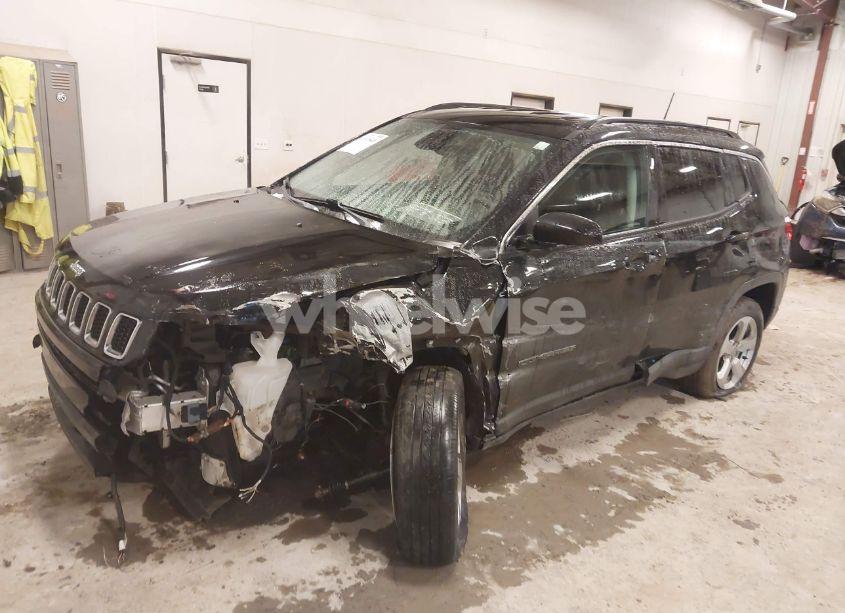 Photo 2 of 2018 Jeep Compass LATITUDE 4X4 (VIN 3C4NJDBB3JT284267)