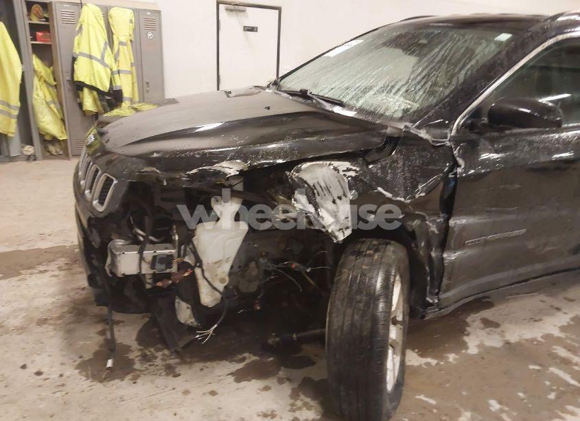 Photo 6 of 2018 Jeep Compass LATITUDE 4X4 (VIN 3C4NJDBB3JT284267)