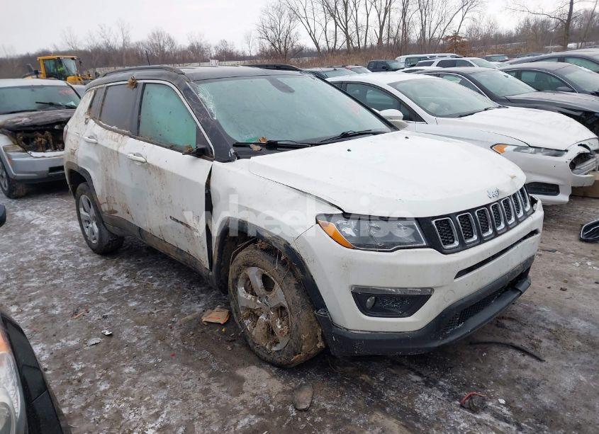 2018 Jeep Compass LATITUDE 4X4 (VIN 3C4NJDBB3JT307076) main photo