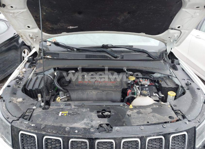 Photo 10 of 2018 Jeep Compass LATITUDE 4X4 (VIN 3C4NJDBB3JT307076)