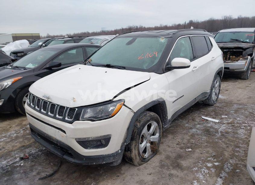 Photo 2 of 2018 Jeep Compass LATITUDE 4X4 (VIN 3C4NJDBB3JT307076)