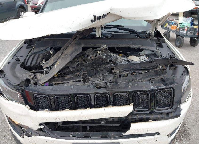 Photo 10 of 2018 Jeep Compass ALTITUDE 4X4 (VIN 3C4NJDBB3JT325528)