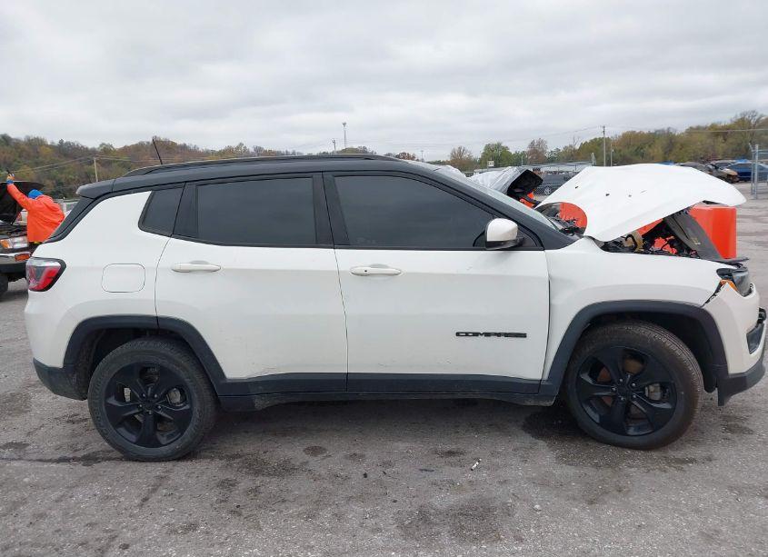 Photo 13 of 2018 Jeep Compass ALTITUDE 4X4 (VIN 3C4NJDBB3JT325528)