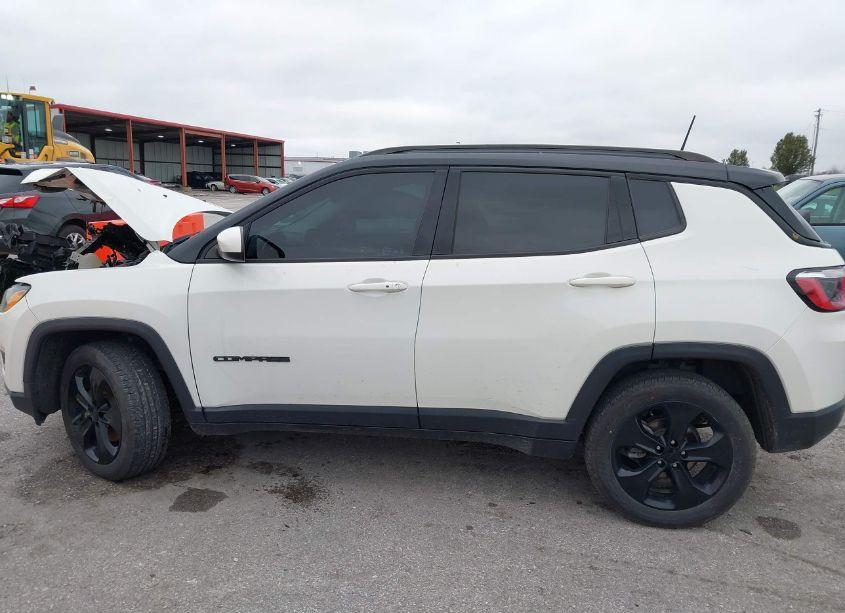Photo 14 of 2018 Jeep Compass ALTITUDE 4X4 (VIN 3C4NJDBB3JT325528)