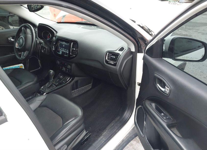 Photo 5 of 2018 Jeep Compass ALTITUDE 4X4 (VIN 3C4NJDBB3JT325528)