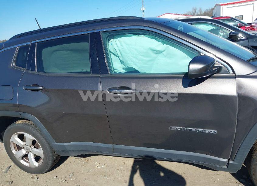 Photo 13 of 2018 Jeep Compass LATITUDE 4X4 (VIN 3C4NJDBB3JT470553)