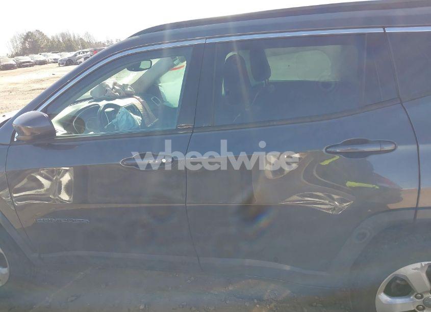 Photo 14 of 2018 Jeep Compass LATITUDE 4X4 (VIN 3C4NJDBB3JT470553)