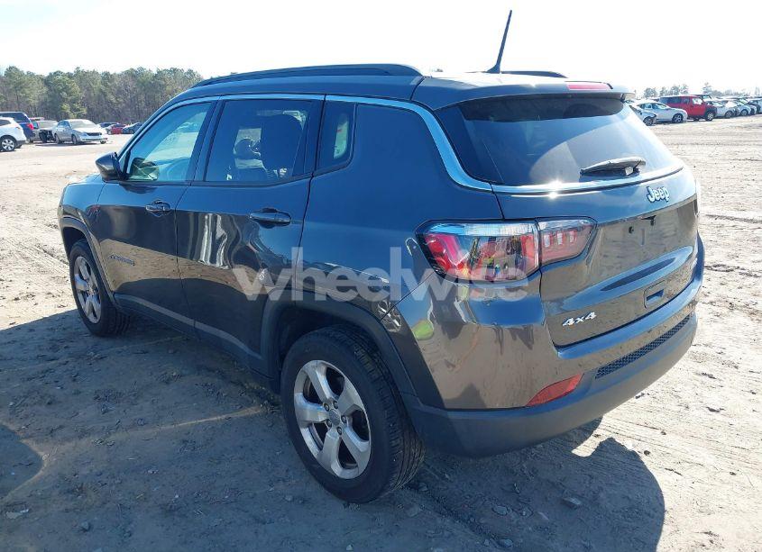 Photo 3 of 2018 Jeep Compass LATITUDE 4X4 (VIN 3C4NJDBB3JT470553)