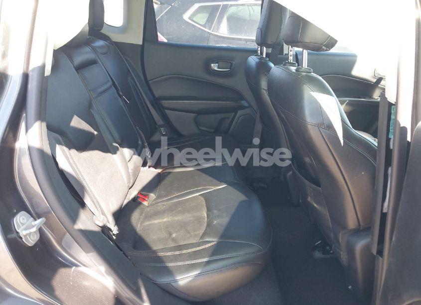 Photo 8 of 2018 Jeep Compass LATITUDE 4X4 (VIN 3C4NJDBB3JT470553)