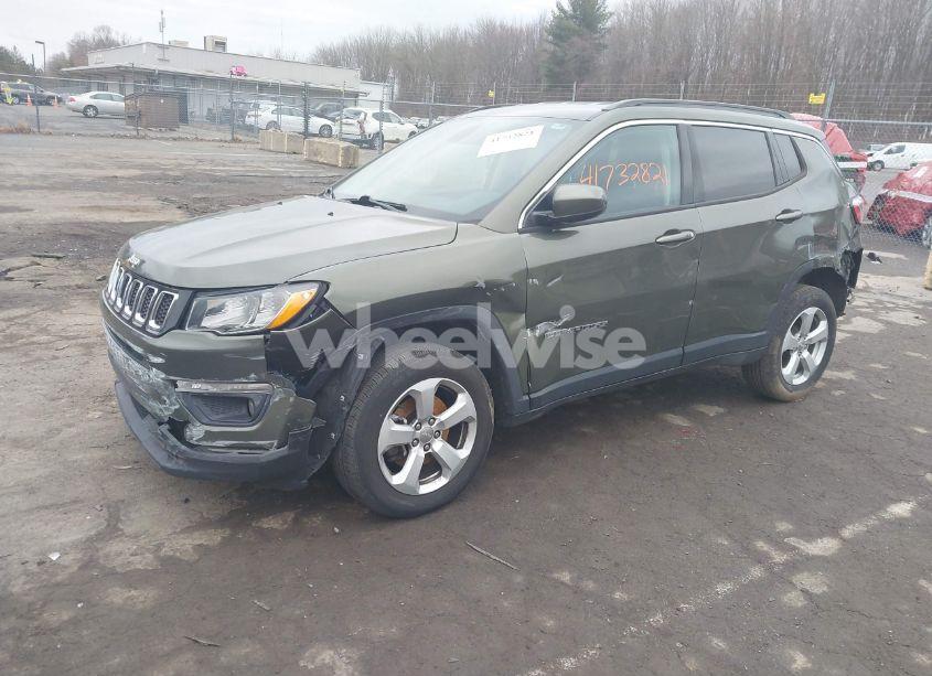 Photo 2 of 2018 Jeep Compass LATITUDE 4X4 (VIN 3C4NJDBB3JT480371)