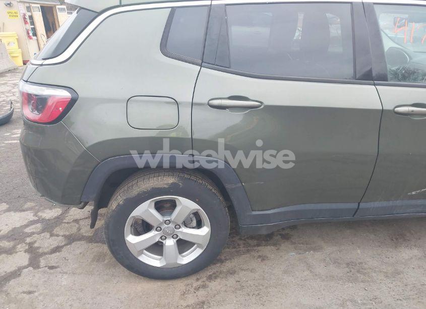 Photo 21 of 2018 Jeep Compass LATITUDE 4X4 (VIN 3C4NJDBB3JT480371)