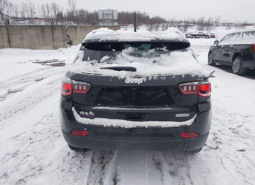 Photo 16 of 2019 Jeep Compass LATITUDE 4X4 (VIN 3C4NJDBB3KT648012)