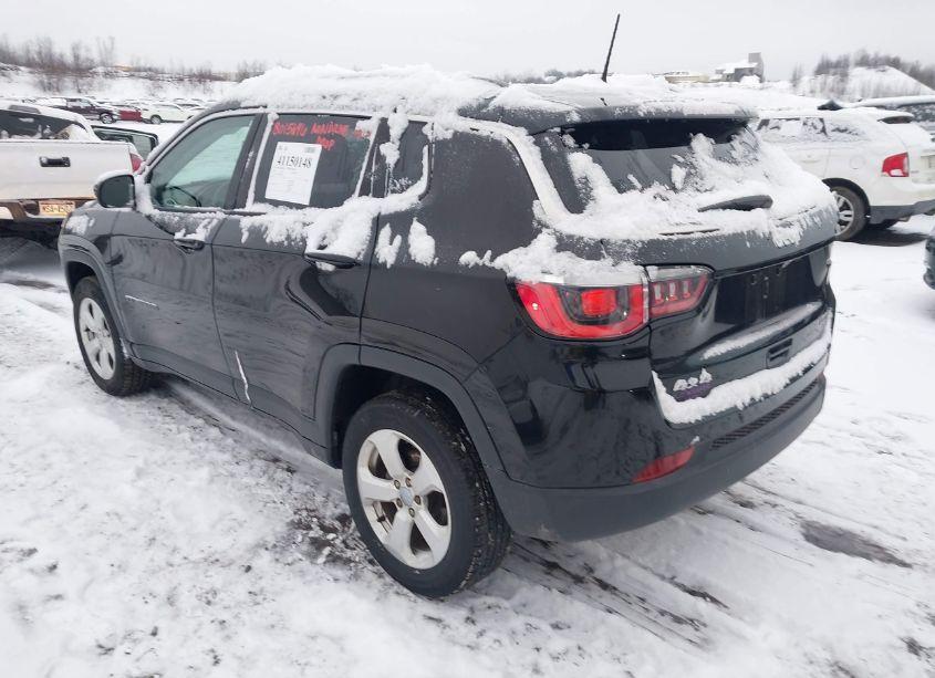 Photo 3 of 2019 Jeep Compass LATITUDE 4X4 (VIN 3C4NJDBB3KT648012)