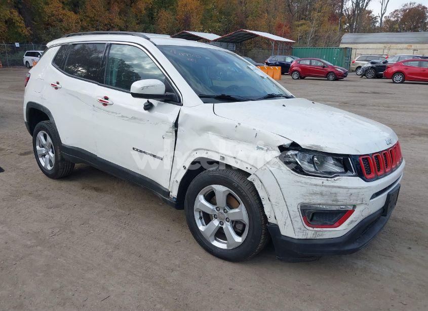 2019 Jeep Compass LATITUDE 4X4 (VIN 3C4NJDBB3KT678367) main photo