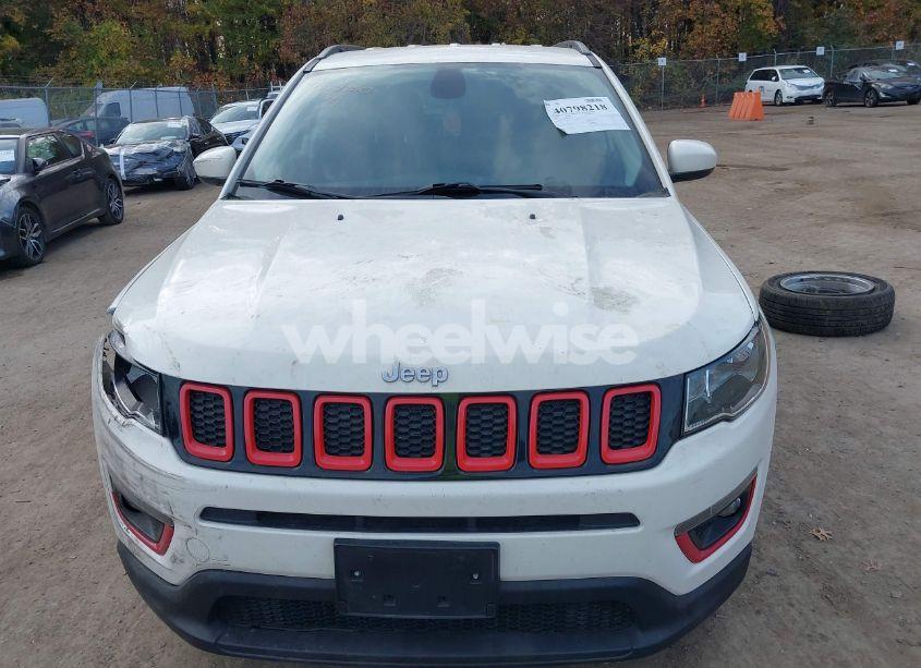 Photo 12 of 2019 Jeep Compass LATITUDE 4X4 (VIN 3C4NJDBB3KT678367)