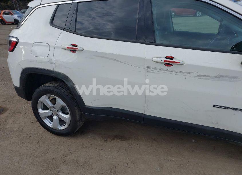 Photo 17 of 2019 Jeep Compass LATITUDE 4X4 (VIN 3C4NJDBB3KT678367)