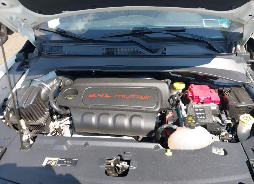 Photo 10 of 2019 Jeep Compass LATITUDE 4X4 (VIN 3C4NJDBB3KT696805)