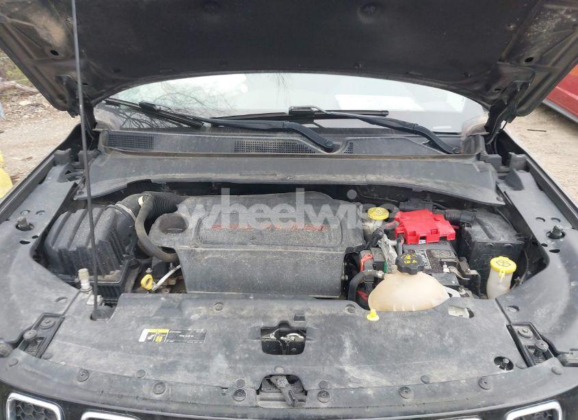 Photo 10 of 2019 Jeep Compass LATITUDE 4X4 (VIN 3C4NJDBB3KT729012)