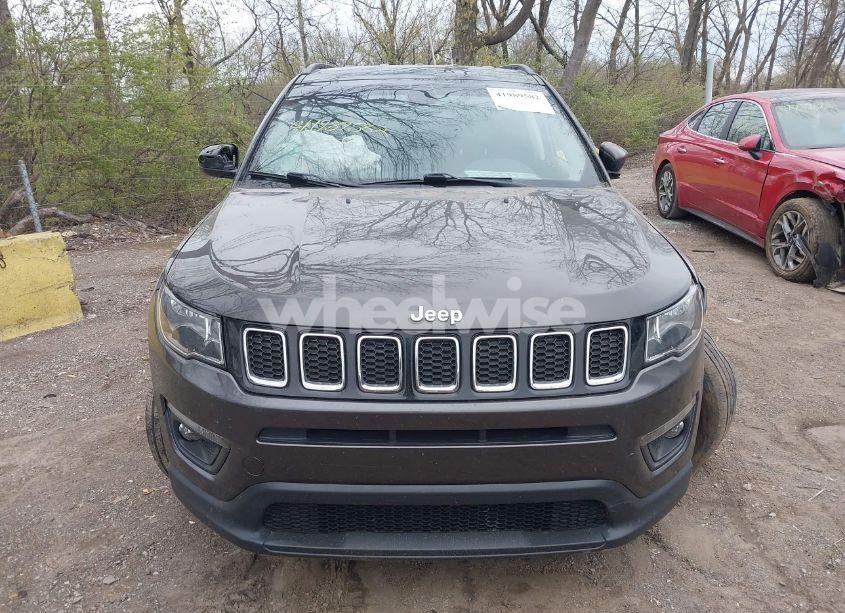 Photo 11 of 2019 Jeep Compass LATITUDE 4X4 (VIN 3C4NJDBB3KT729012)