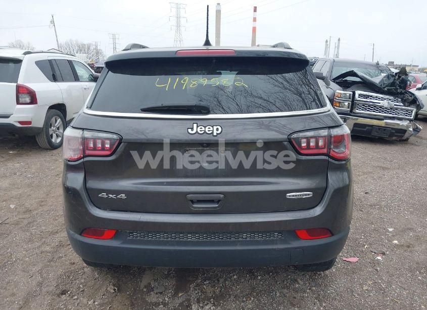 Photo 15 of 2019 Jeep Compass LATITUDE 4X4 (VIN 3C4NJDBB3KT729012)