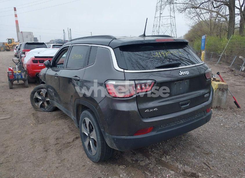 Photo 3 of 2019 Jeep Compass LATITUDE 4X4 (VIN 3C4NJDBB3KT729012)
