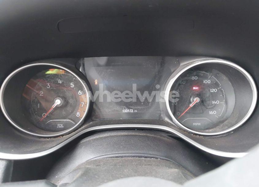 Photo 7 of 2019 Jeep Compass LATITUDE 4X4 (VIN 3C4NJDBB3KT729012)